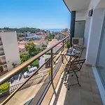 Ar Melrose Place