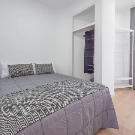 Ar Melrose Place アパート